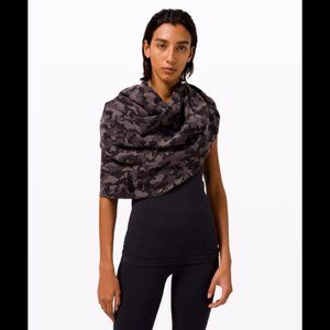 Lululemon Women's Black Camo Vinyasa Scarf Rulu Incognito Camo HTR Black NWT